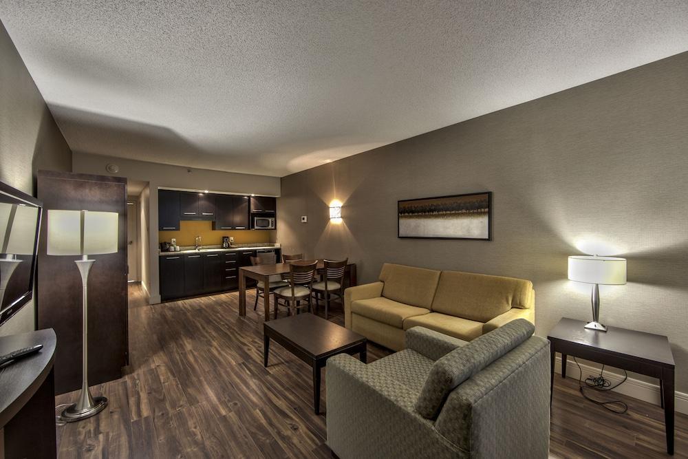 Radisson Airport 3*